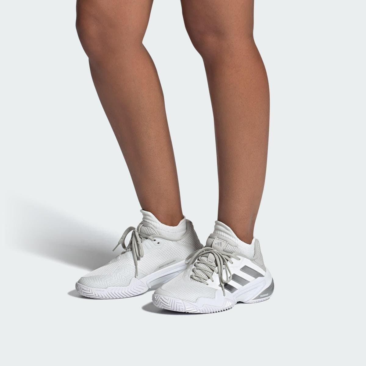 Tênis Adidas Barricade 13 Feminino - Branco - Foto 3